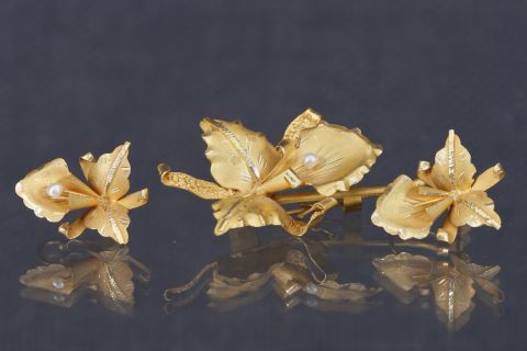 Broche et boucles d’oreilles fleurs