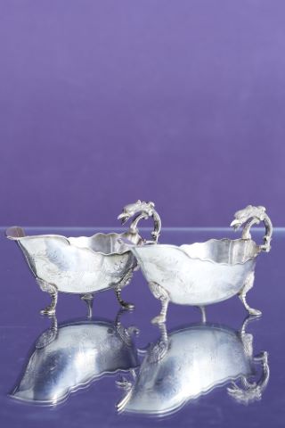 2 saucières