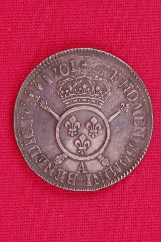 Ecu aux insignes – Atelier de Paris - 1701