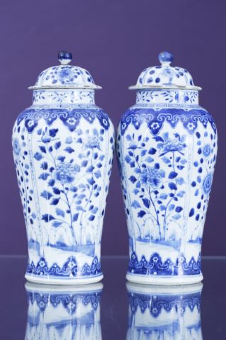 Chine Paire de potiches couvertes