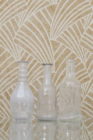 3 carafes en verre pressé-moulé