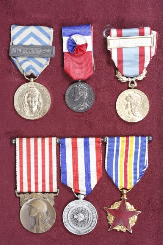 38 médailles