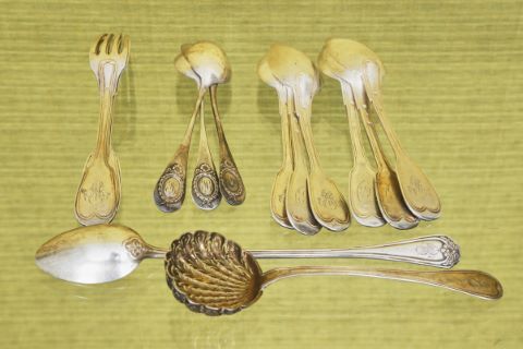 Ensemble de couverts divers en argent