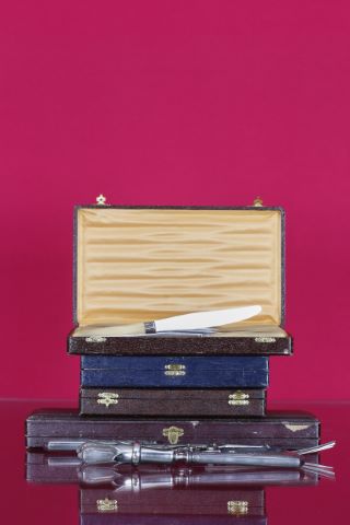 Ensemble de couverts comprenant :