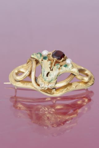 Broche