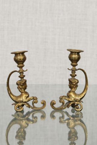 Paire de bougeoirs à main
