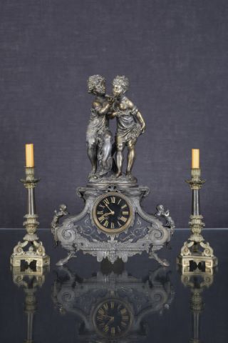 Grande horloge à deux corps [3 pièces]