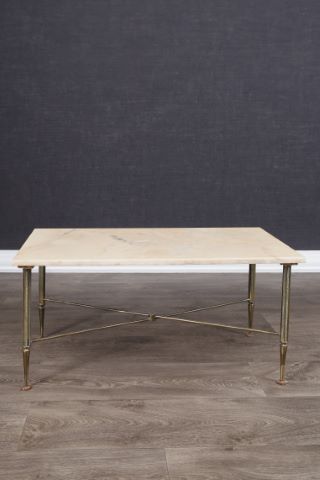 Table basse à entretoise