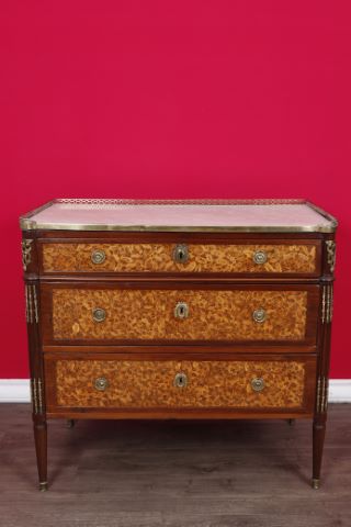 Commode