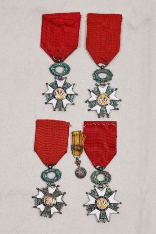 4 étoiles de chevalier de la Légion d’honneur