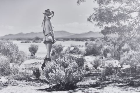 Michael Baganz (né en 1968) Out in the desert