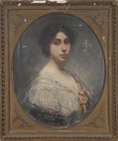 Portrait de dame au nœud jaune