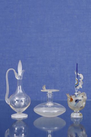 2 carafes et 1 flacon