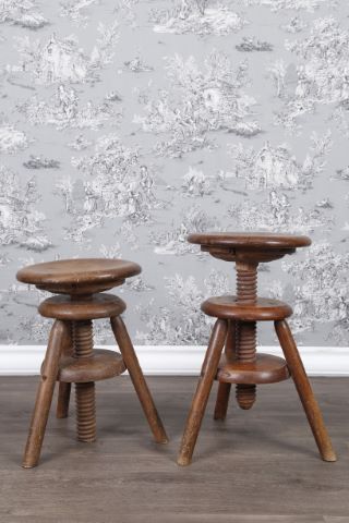 2 tabourets rustiques