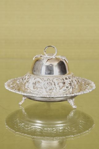 Plateau de présentation et sa cloche