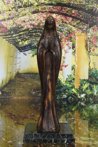 Femme priant