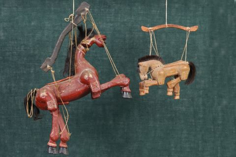 Asie du Sud-Est 2 marionnettes de cheval