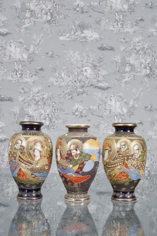 3 vases balustre
