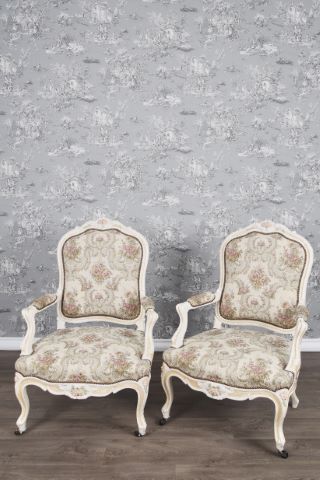 Paire de fauteuils à la reine
