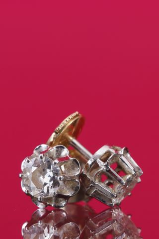 2 boutons d’oreille