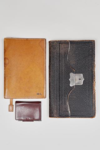 Reliure en cuir et porte-agenda miniature