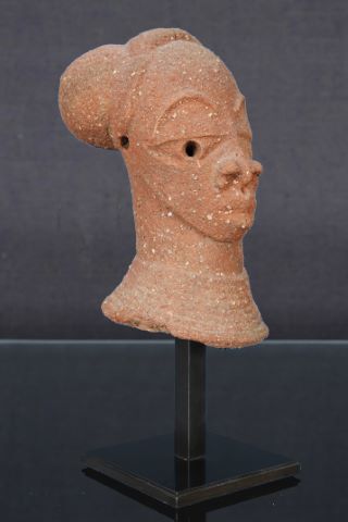 Tête