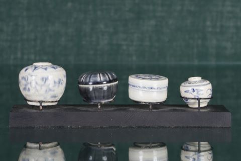 2 pots couverts + 2 petits vases