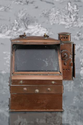Compas à cardan et lanterne