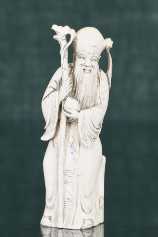Sujet représentant un vieillard