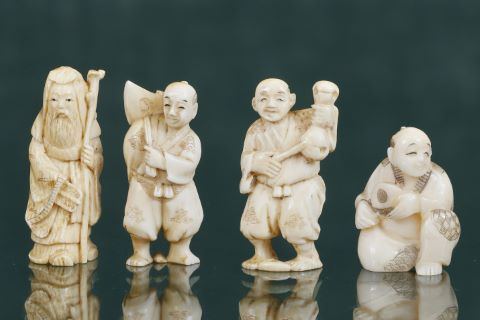 4 netsuke