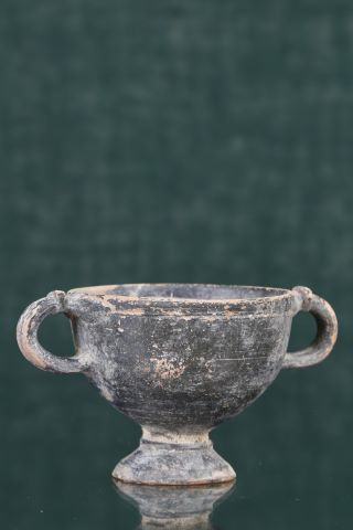 Grande Grèce, Ve- IVe siècle av. J.-C. Skyphos...