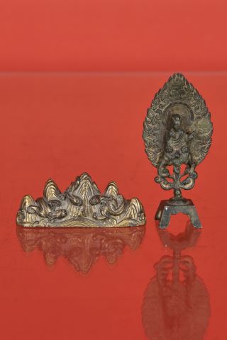 Porte-pinceau et bouddha