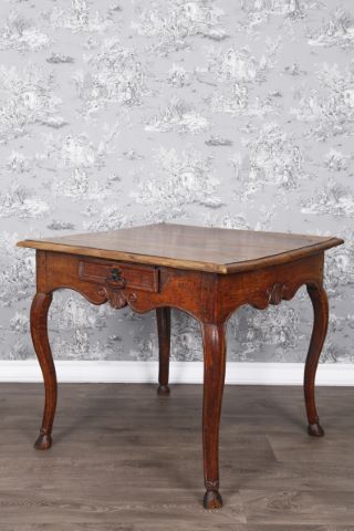 Table de milieu