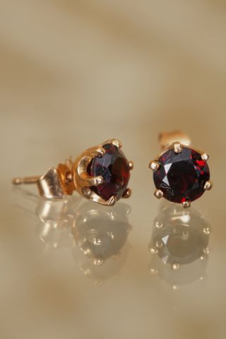 3 paires de clous d’oreilles