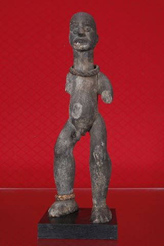 Importante et ancienne statue de chefferie
