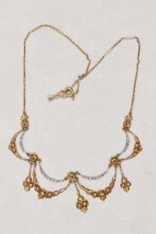 Collier guirlandes fleuries