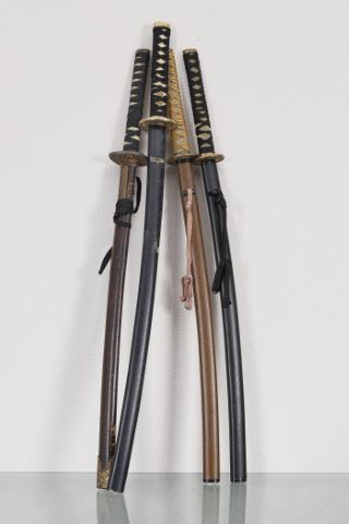 4 katanas