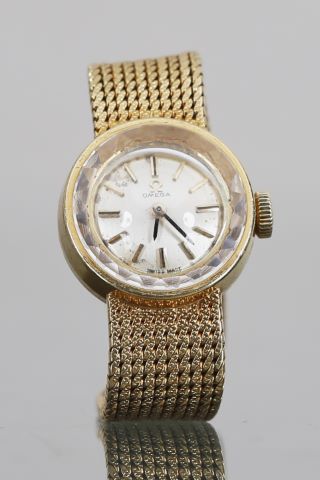 Petite montre de dame
