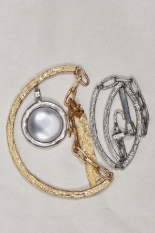2 colliers pendentif + 1 pendentif rond