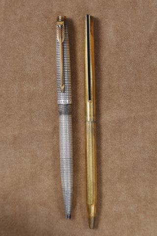 2 stylos à bille
