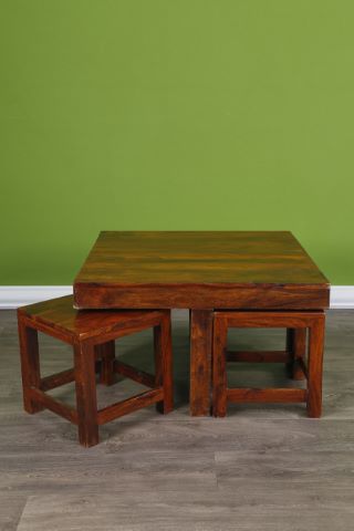 Table basse + 2 tabourets
