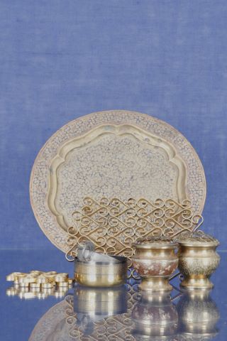 Ensemble en laiton décoré