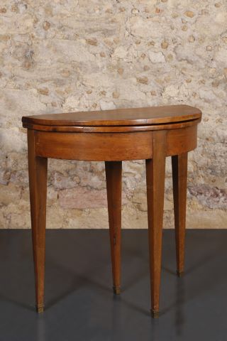 Table demi-lune
