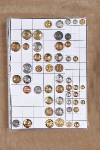 Important ensemble de boutons de collection [+ de 50]