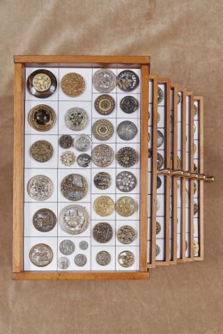 Important ensemble de boutons de collection [+ de 100]
