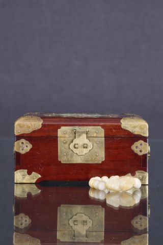 1 bracelet + 1 coffret à bijoux