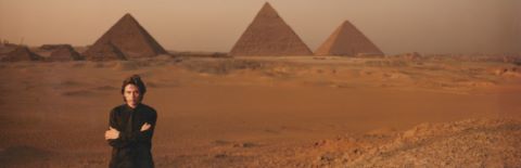 Jean-Michel Jarre devant les pyramides