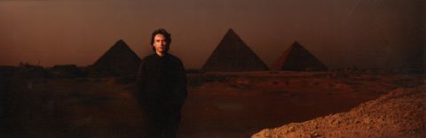 Jean-Michel Jarre devant les pyramides
