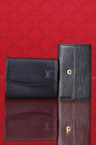 1 porte-monnaie + 1 porte-clé