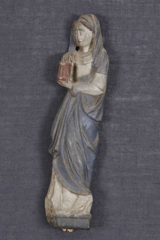 Bas-relief féminin